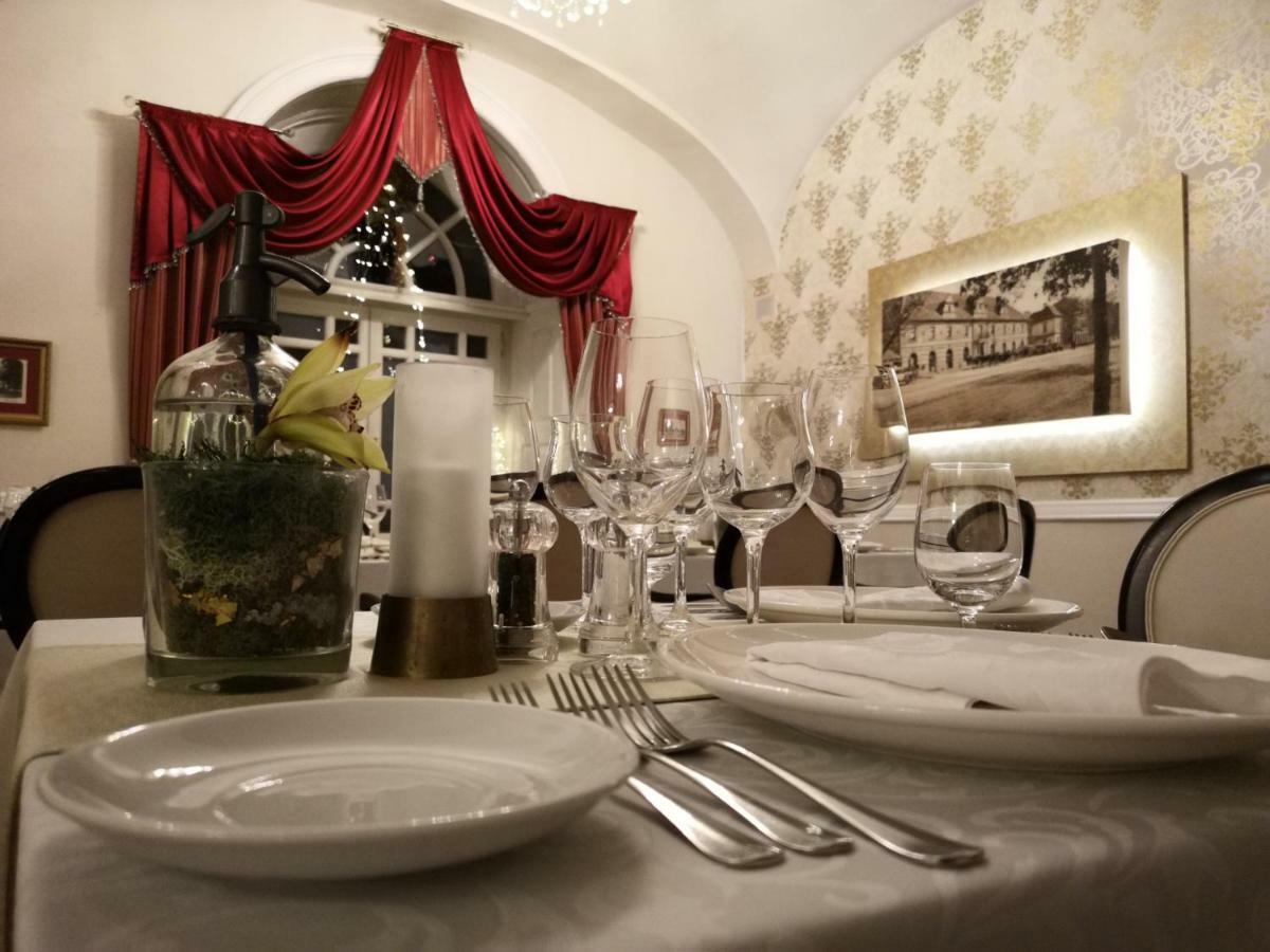 Hotel Kristaly Imperial Tata Buitenkant foto