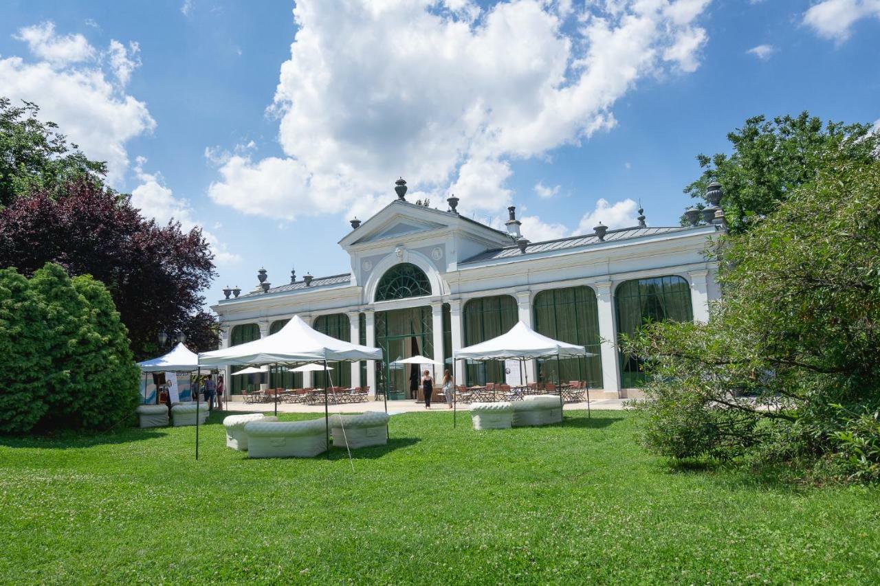 Hotel Kristaly Imperial Tata Buitenkant foto